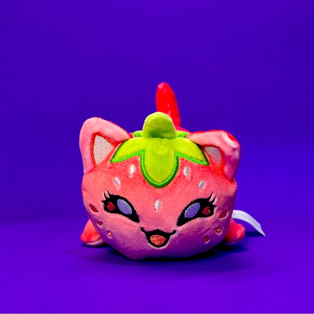 Aphmau MeeMeows Litter 2 Mystery Surprise Plush, Mini Strawberry Cat! 6"